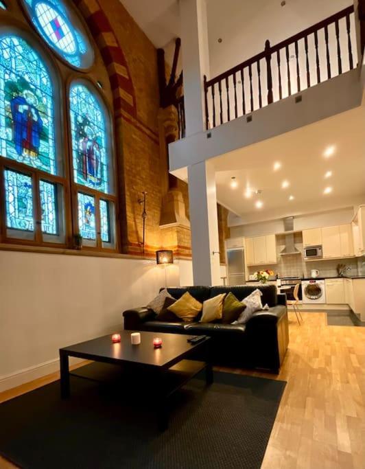 Magical Church Conversion In Watford Watford  Eksteriør bilde